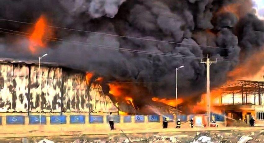 حريق في مصنع للمواد الأولية للبلاستيك جنوب إيران