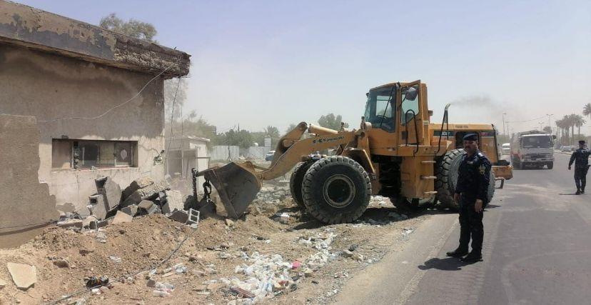 هدم منازل الساكنين قرب معسكر الرشيد واعطائهم مهلة اسبوع للمغادرة 