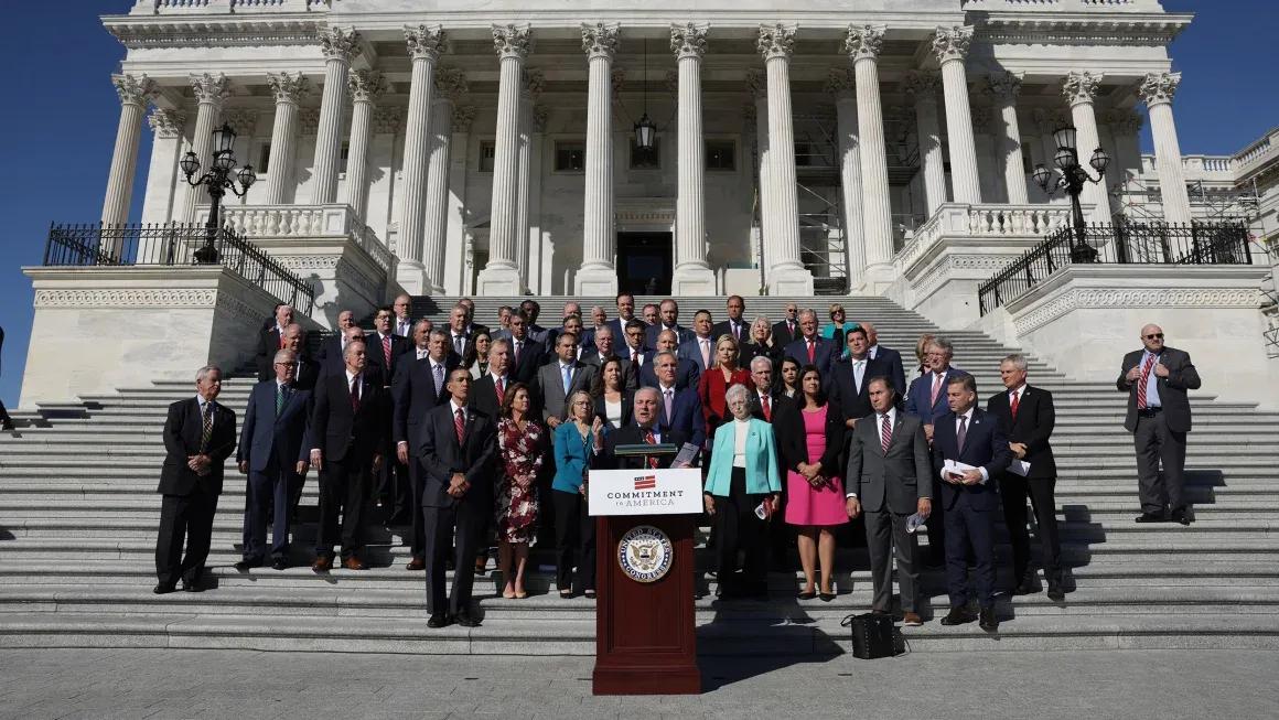 كۆمارییەكان زۆرینەی ئەنجومەنی نوێنەران و ئەنجومەنی پیران پێكدەهێنن
