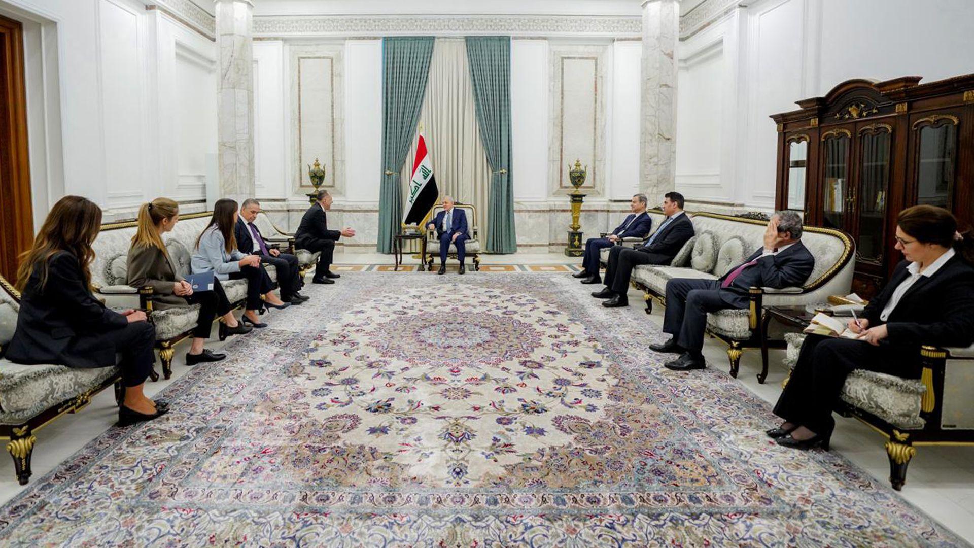 سەرۆک کۆمار پێشوازی لە وەزیری دەرەوەی یۆنان دەکات