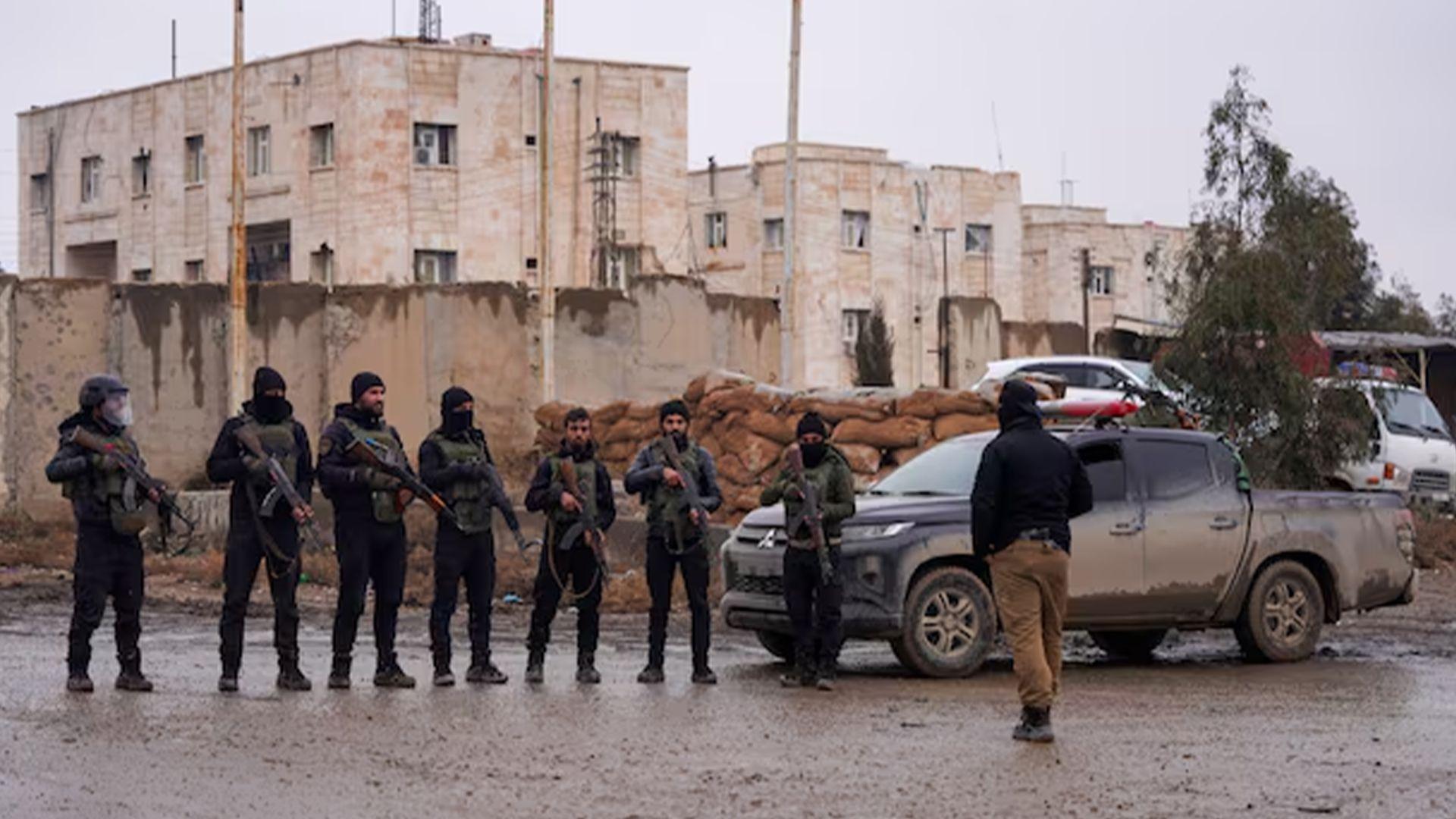 رۆیتەرز:  لە کۆی حەوت هەزار زیندانیکراو تا ئێستا 530 زیندانی داعش لە سوریاوە گواستراونەتەوە بۆ عیراق