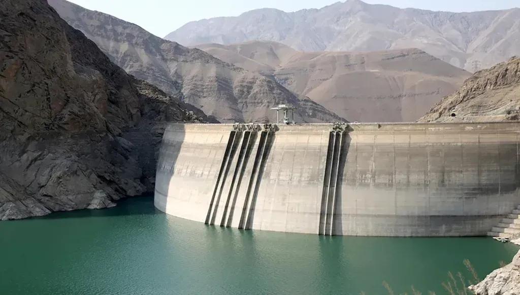 بسبب الجفاف... إيران توقف توليد الكهرباء من سدّ مائي كبير