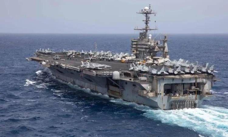 القيادة المركزية الأمريكية: نحث إيران على تجنب أي مخاطر على الملاحة أثناء مناوراتها بهرمز