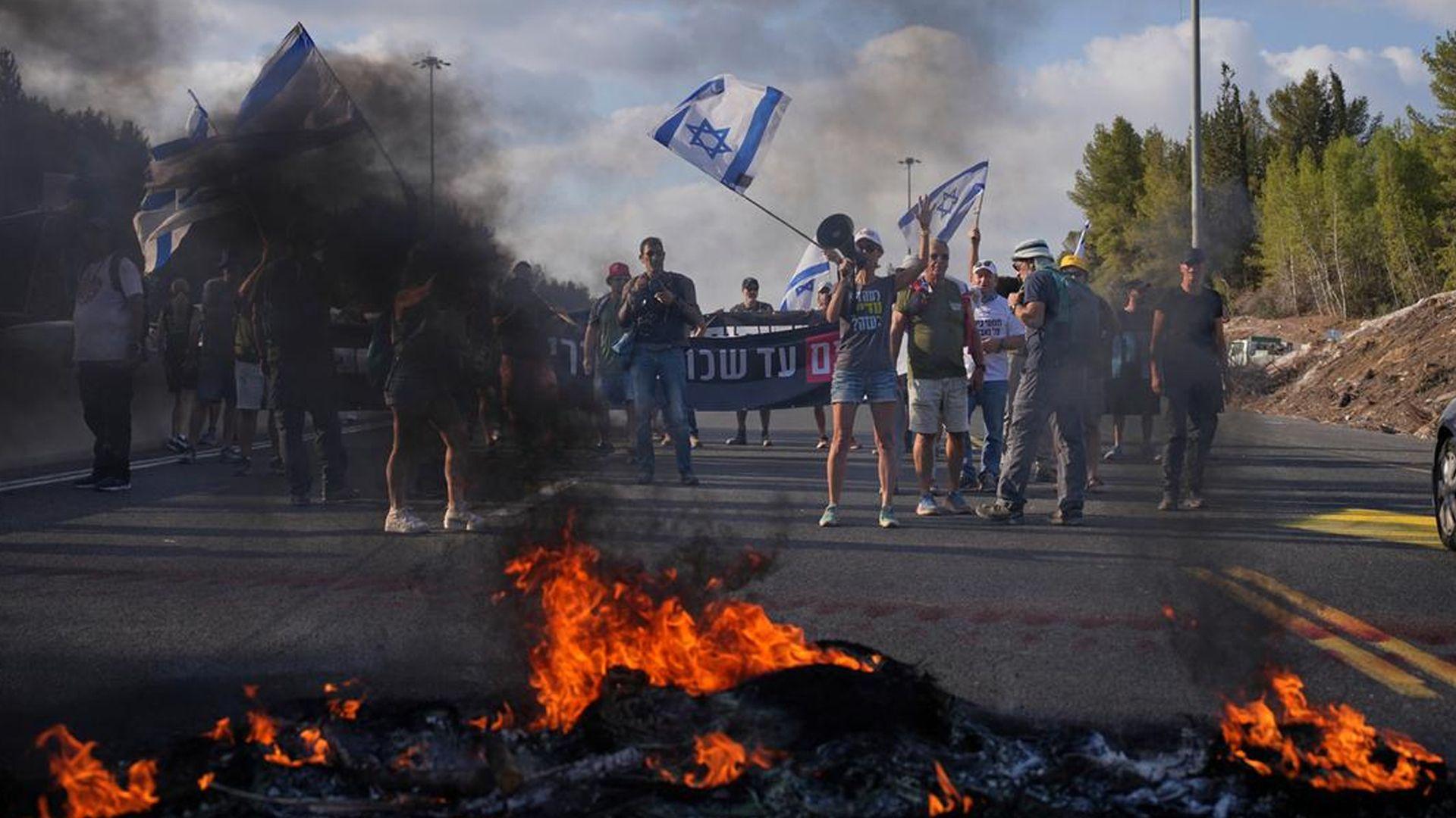 لە ئیسرائیل خۆپیشاندان بەردەوامە و داوا لە حکومەت دەکرێت جەنگ رابگرێت