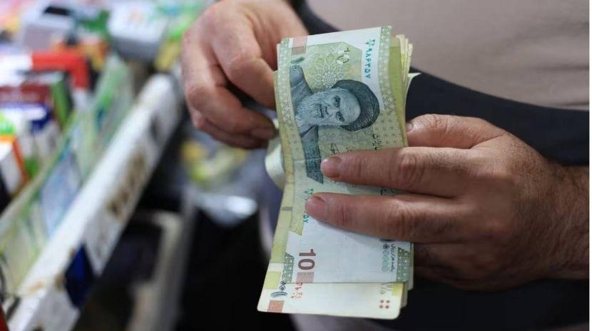 لتقليل آثار التضخم.. البرلمان الإيراني يقر حذف 4 أصفار من العملة الوطنية