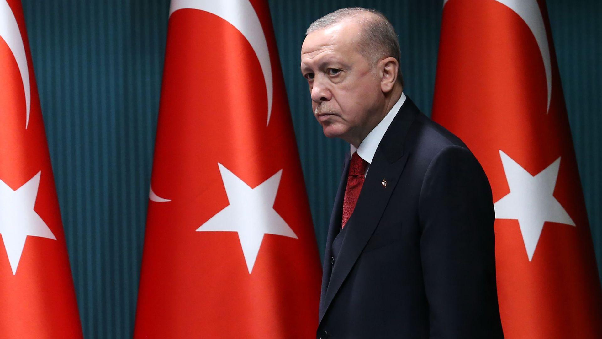 ئەردۆغان: هیوادارم پرسی كورد بە ئارامیی چارەسەر بكرێت 
