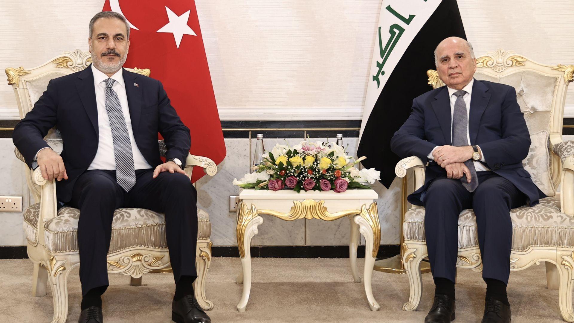  وەزیری دەرەوەی تورکیا چەند پرسێکی ئەمنی لەگەڵ بەرپرسانی باڵای عیراق تاوتوێ دەكات 