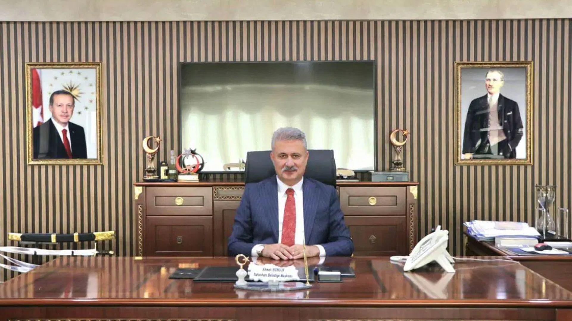 سەرۆك شارەوانییەكی ئاكەپە لە ماڵەكەی خۆی دەستگیركرا