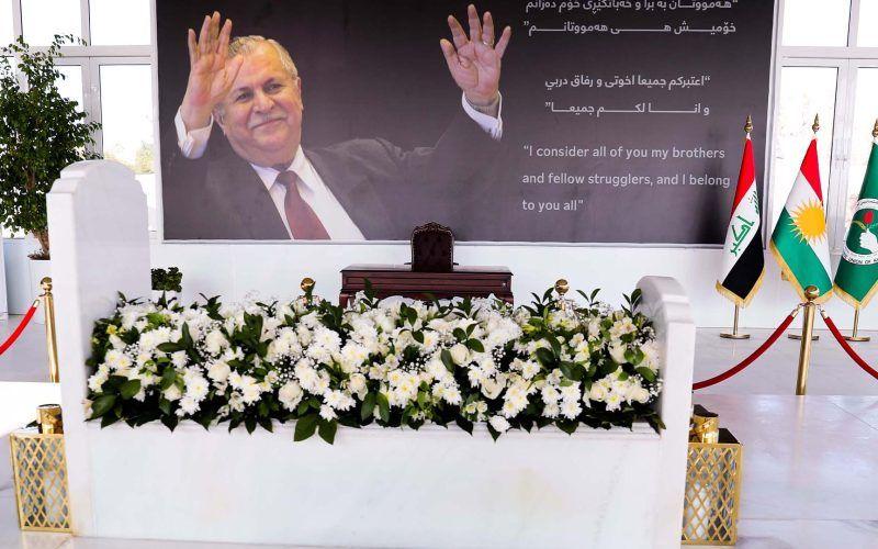 ساڵح موسلیم لەسەر مەزاری مام جەلال چی نووسی؟