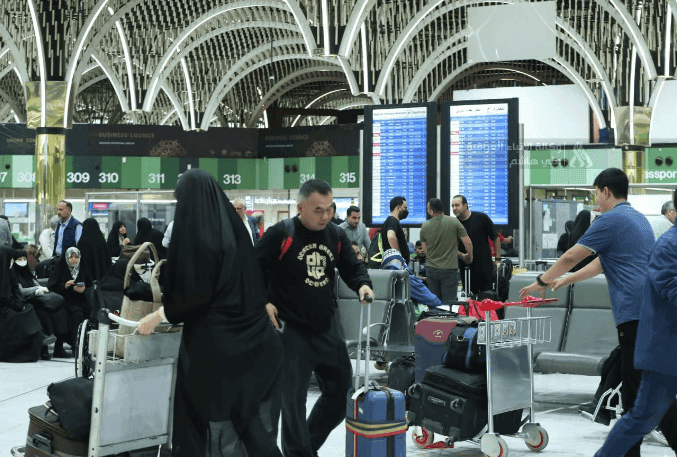 القبض على رجل وامرأة حاولا تهريب 5 سبائك ذهبية 