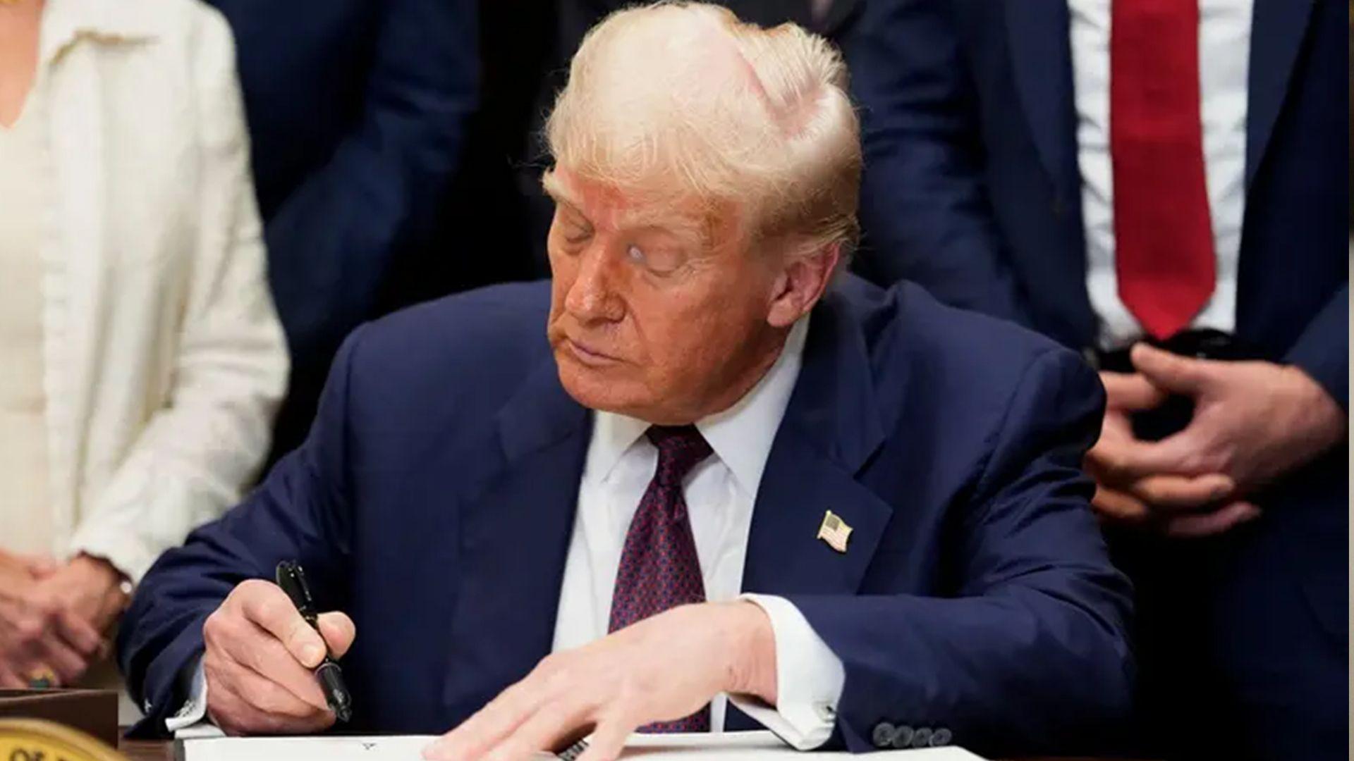 ترەمپ: فەرمانم کرد دوو ژێردەریایی ئەتۆمی لە نزیک روسیا جێگیر بکرێن