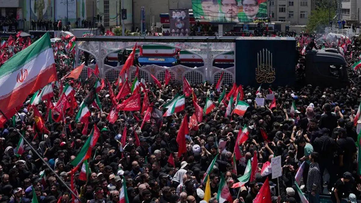 ئێوارەی سێشەممە تەرمی عەلی خامنەیی دەگەیێندرێتە نەجەف و چوارشەممەش دەبرێتە كەربەلا