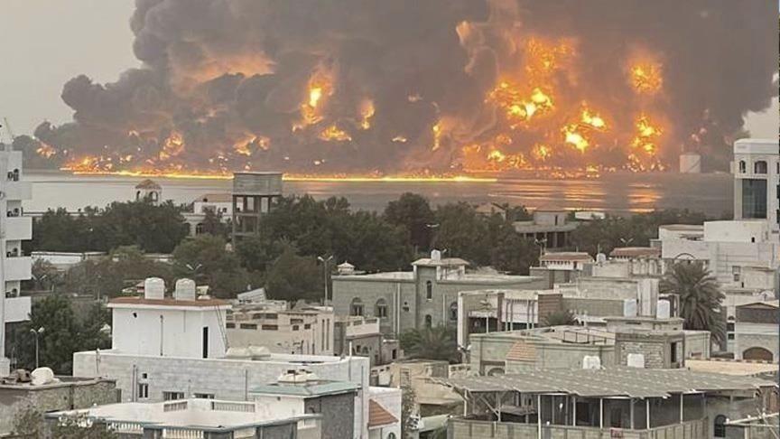 استئناف العمل في مطار صنعاء الدولي وميناء الحديدة 