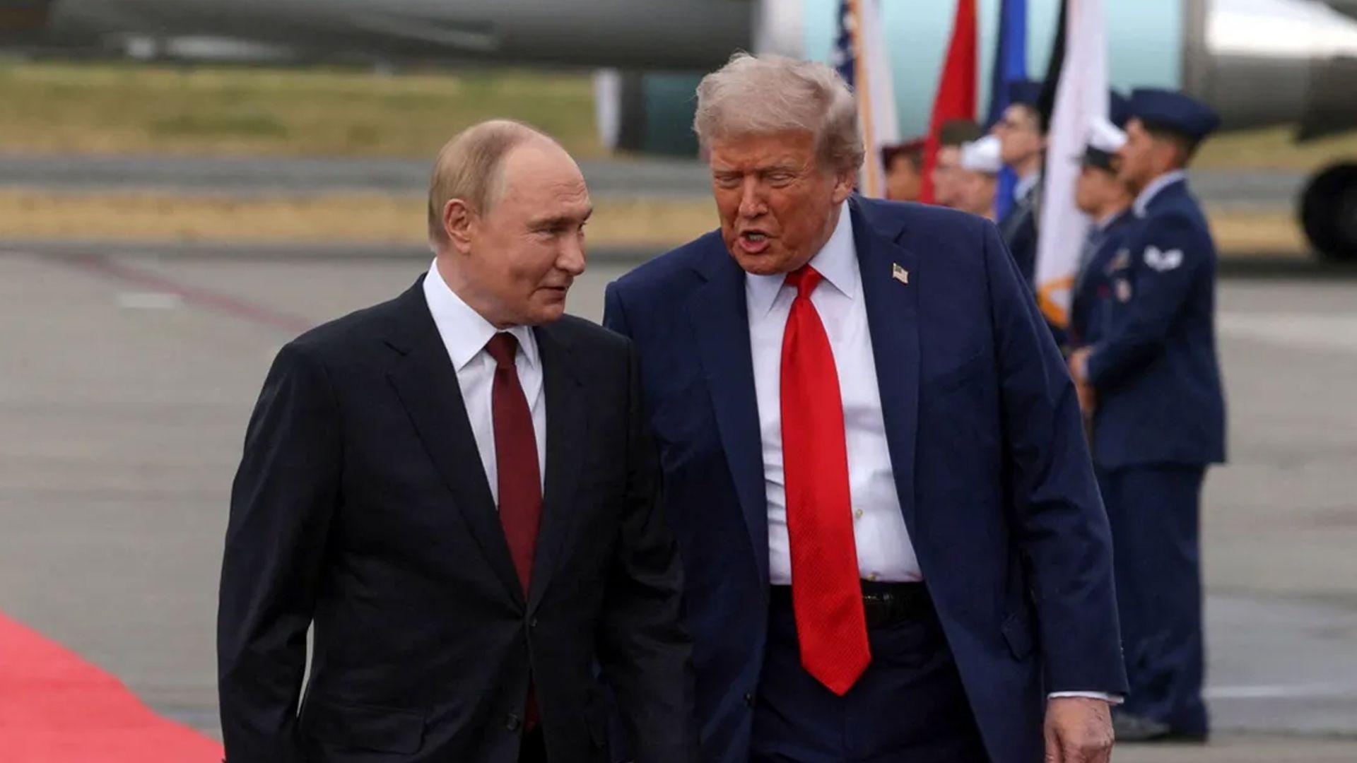 ترەمپ و پوتن لەژێر لێوەوە چییان بەیەکتر وت