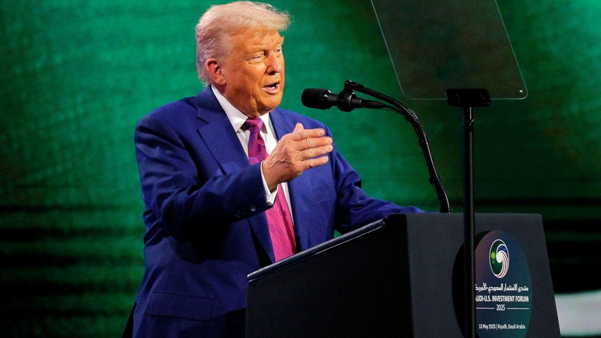 ترەمپ: بڕیارمدا سەرجەم سزاكانی سەر سوریا هەڵبگرم