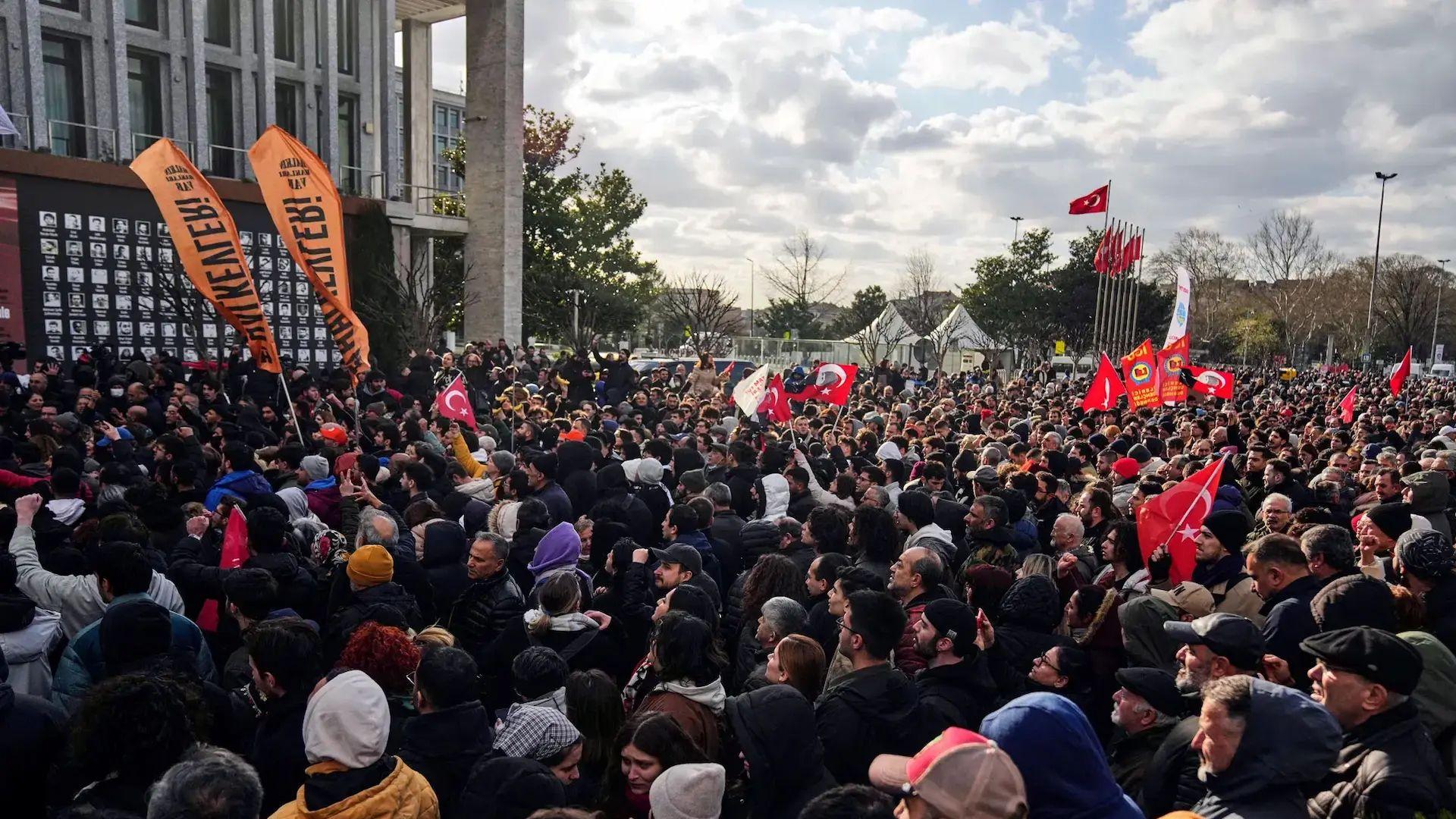 لە ئەنكەرە خۆپیشاندان و گردبوونەوە تاوەكو سەرەتای مانگی داهاتوو قەدەغە كرا