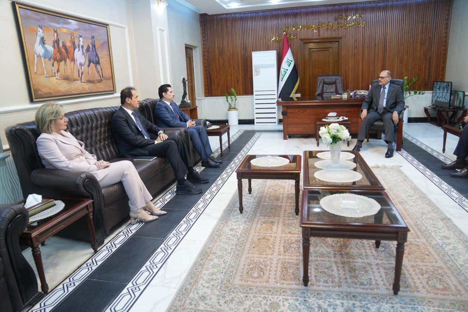 کوردسات نیوز ناوەڕۆکی کۆبوونەوەی سەرۆکی فراکسیۆنە کوردستانییەکان و سەرۆکی دادگای فیدراڵی لەسەر پرسی مووچە دەخاتەڕوو