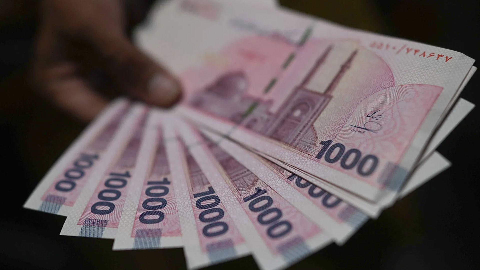 ئاژانسی ئیسنا: بەهای تمەنی ئێرانی نزمترین ئاستی مێژوویی تۆمارکرد