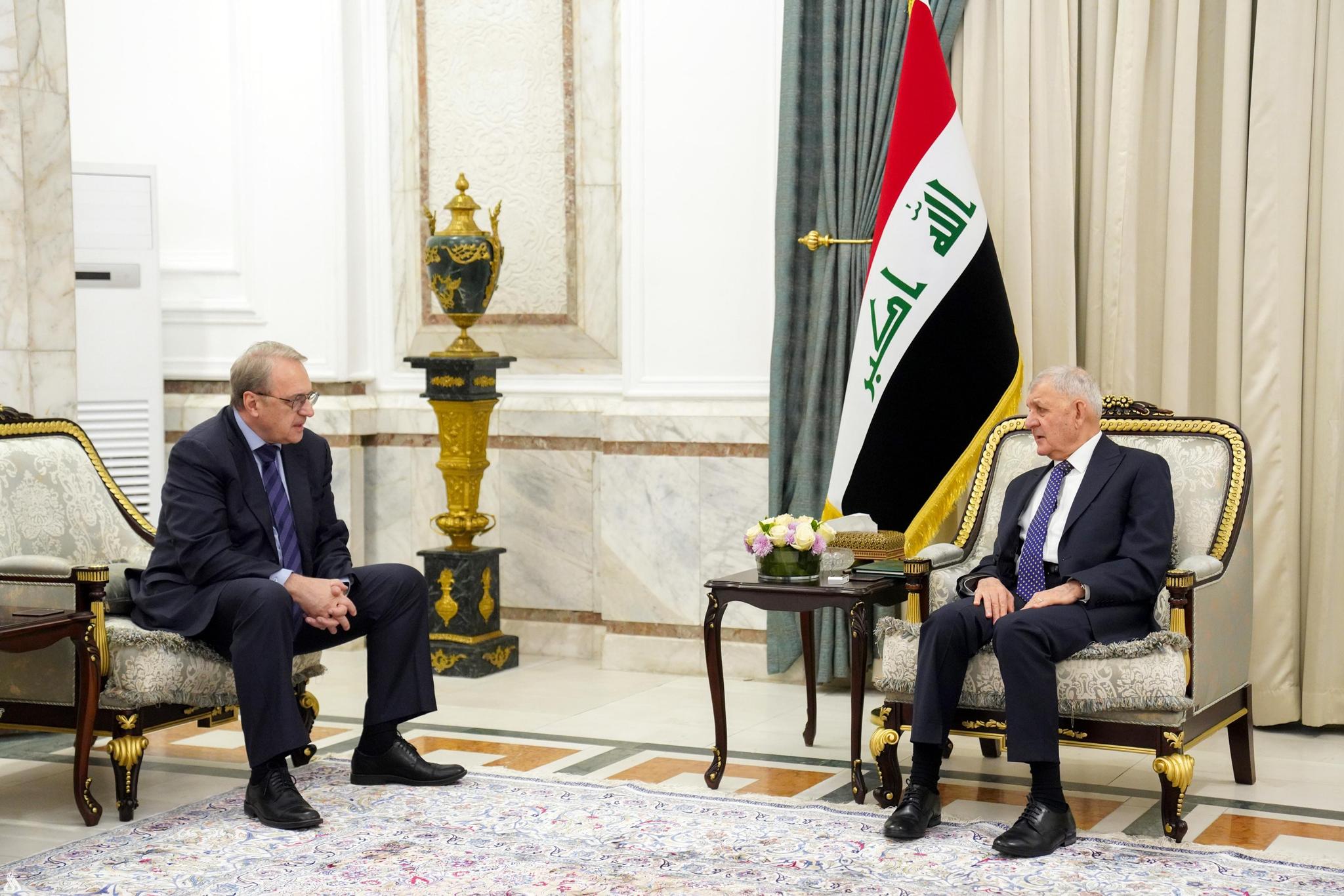 رئيس الجمهورية يستقبل المبعوث الروسي ويؤكد على توحيد الجهود لإرساء السلام في المنطقة