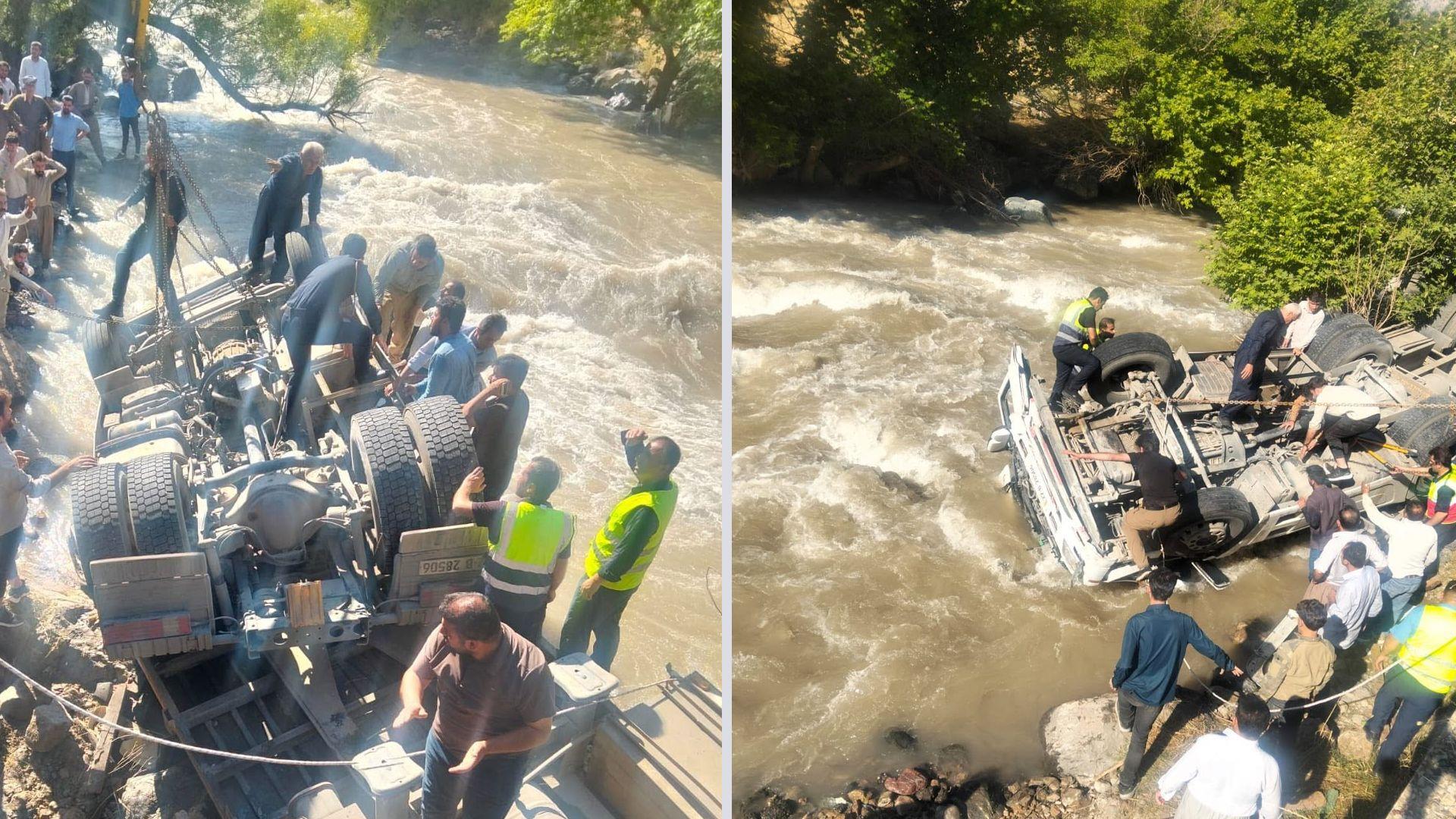 ئۆتۆمێلێکی بارهەڵگر وەڕگەڕا و کەوتە ناو رووباری چۆمان