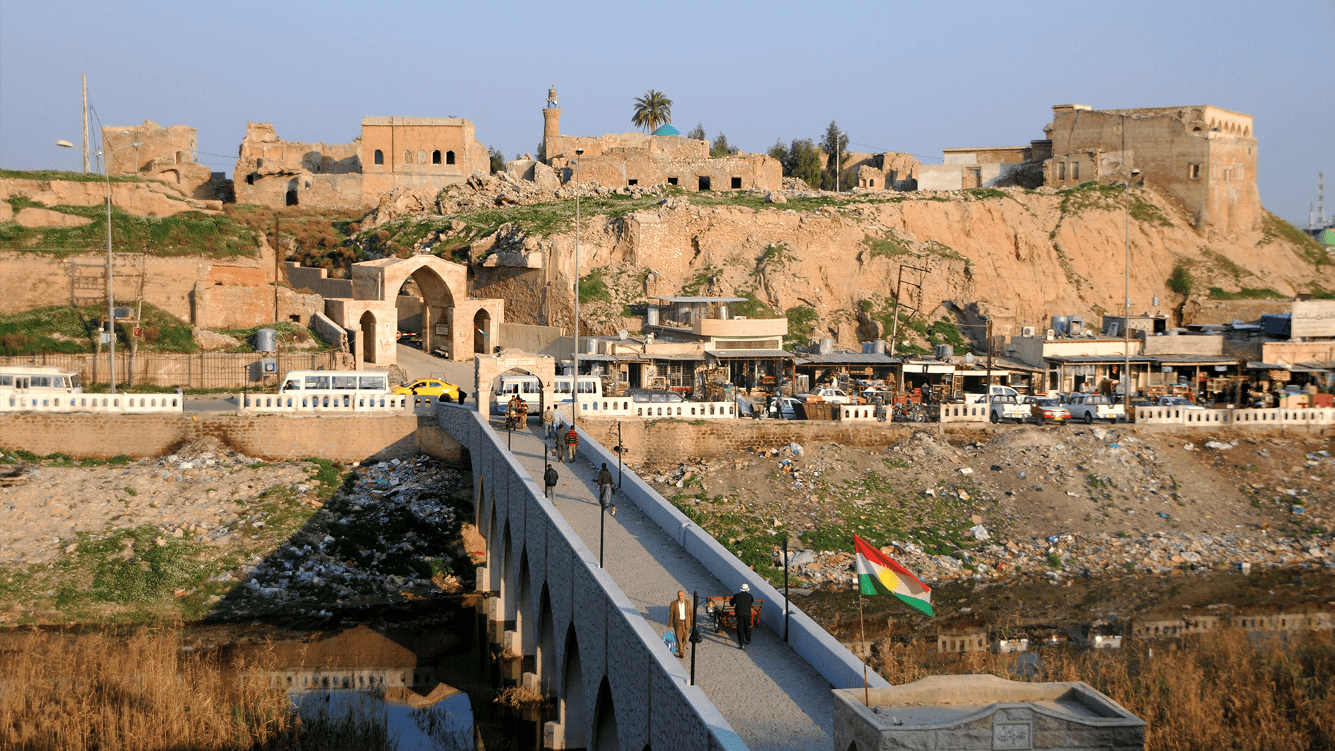 لە کەرکوک دووکەس هەڵیان کوتاوەتە سەر باخێک و لەلایەن خاوەنی باخەکەوە هەردوکیان بریندار کراون