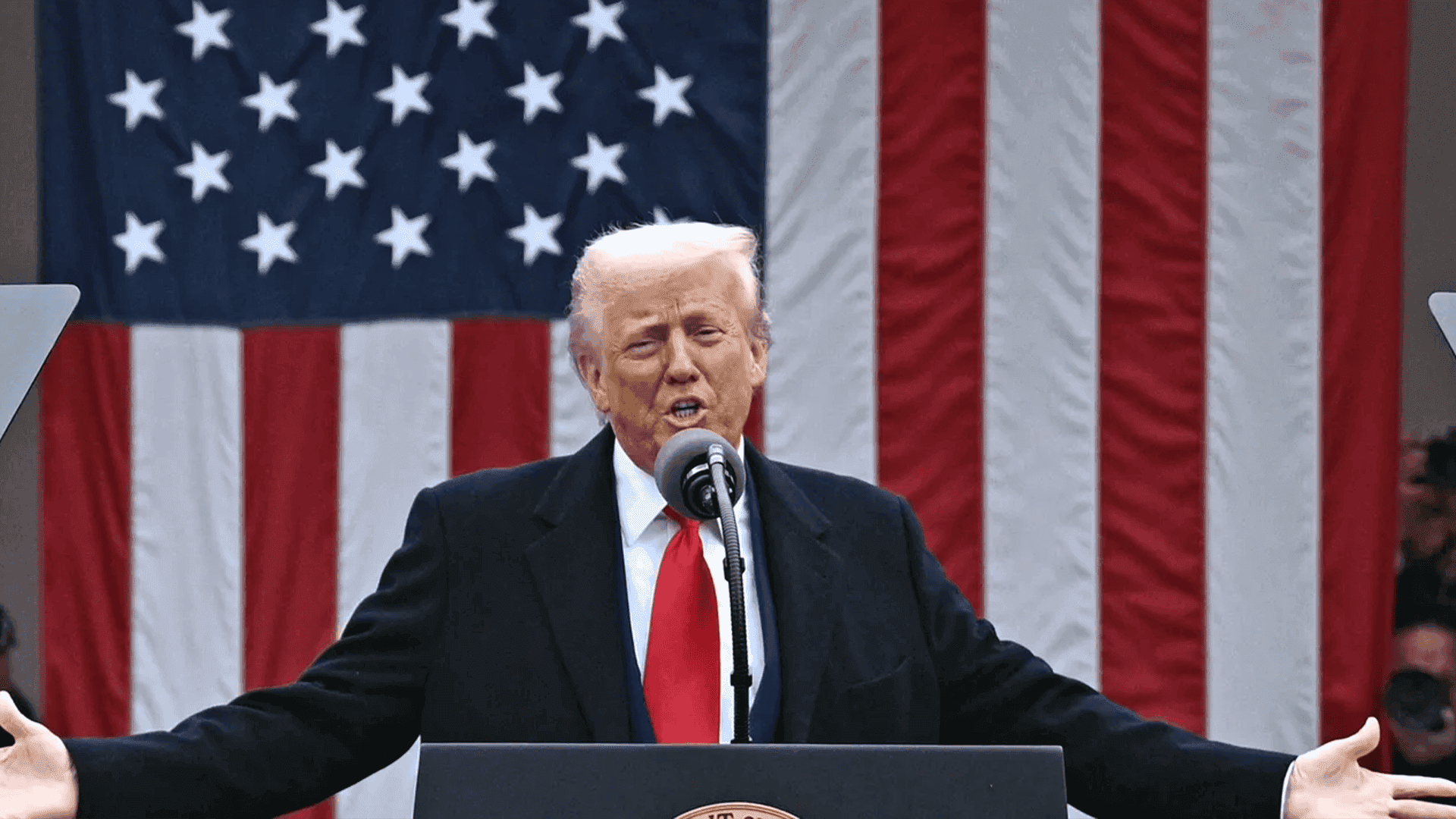 ترەمپ: چیتر رێگە نادەین هیچ وڵاتێک سامانی ئەمەریکا بدزێت