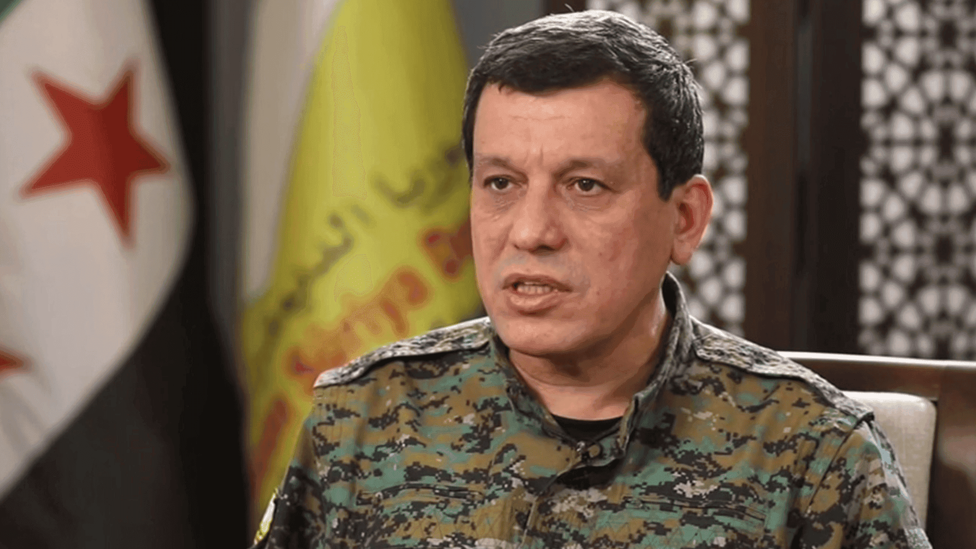 مەزڵوم كۆبانێ داوا لە شەرع دەكات سەردانی ناوچەكانی باكور و رۆژهەڵاتی سوریا بكات