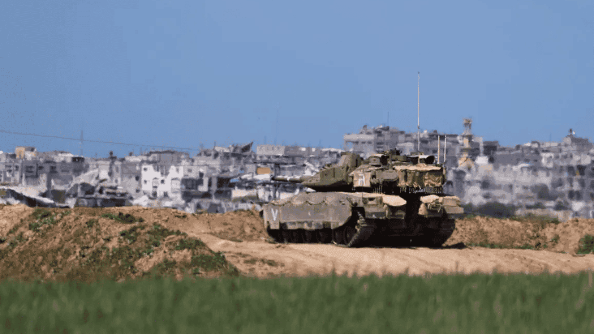 سوپای ئیسرائیل ئۆپەراسیۆنێکی زەمینی سنووردار لە غەززە دەستپێدەکات