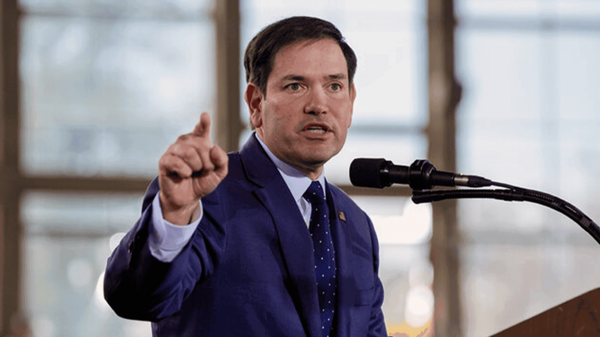 وەزیری دەرەوەی ئەمەریکا: رێگە بە ئێران نادەین ببێتە خاوەن چەکی ئەتۆمی