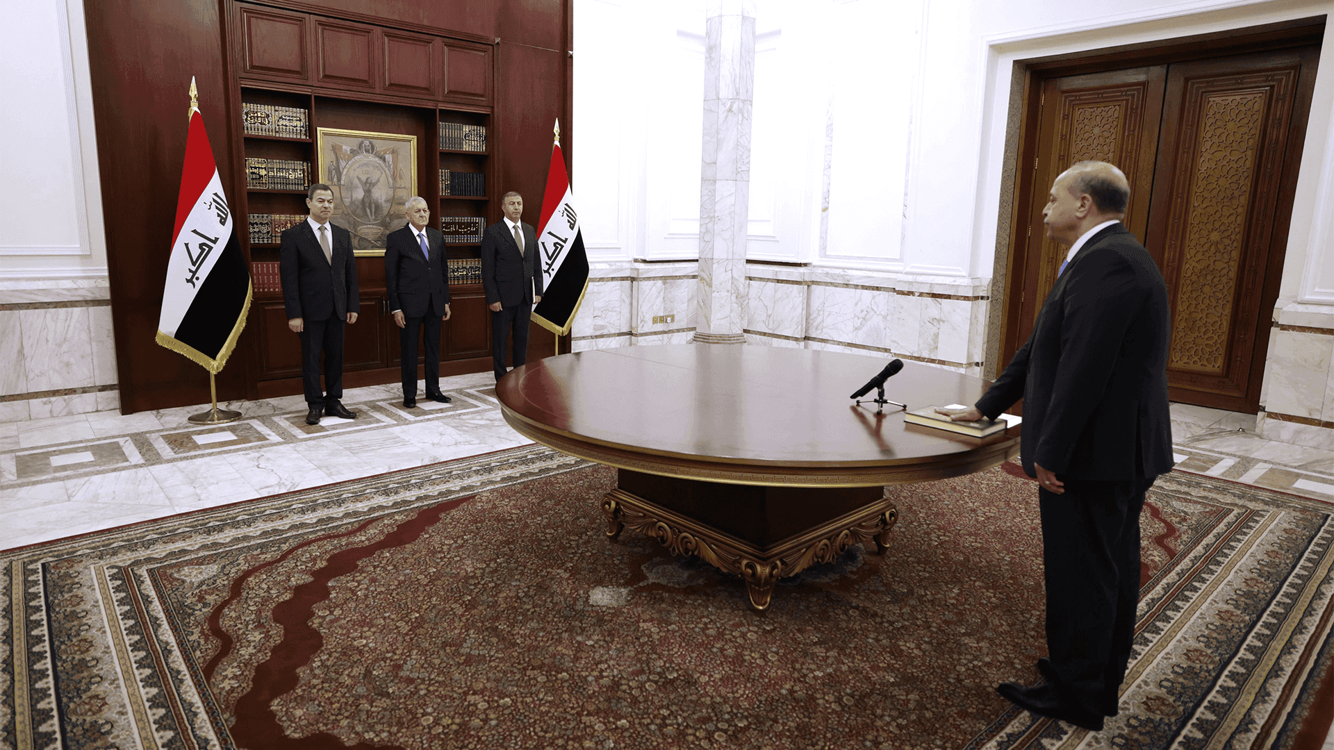 سەرۆکی دادگای فیدراڵ لەبەردەم سەرۆک کۆمار سوێندی یاسایی خوارد