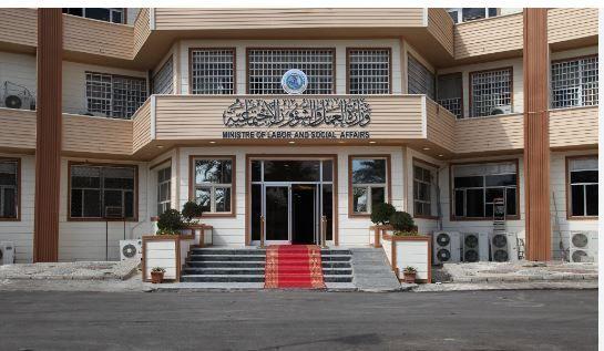 سرقة سياج أمني للطرق السريعة والعمل تنفي علاقتها بالحادثة