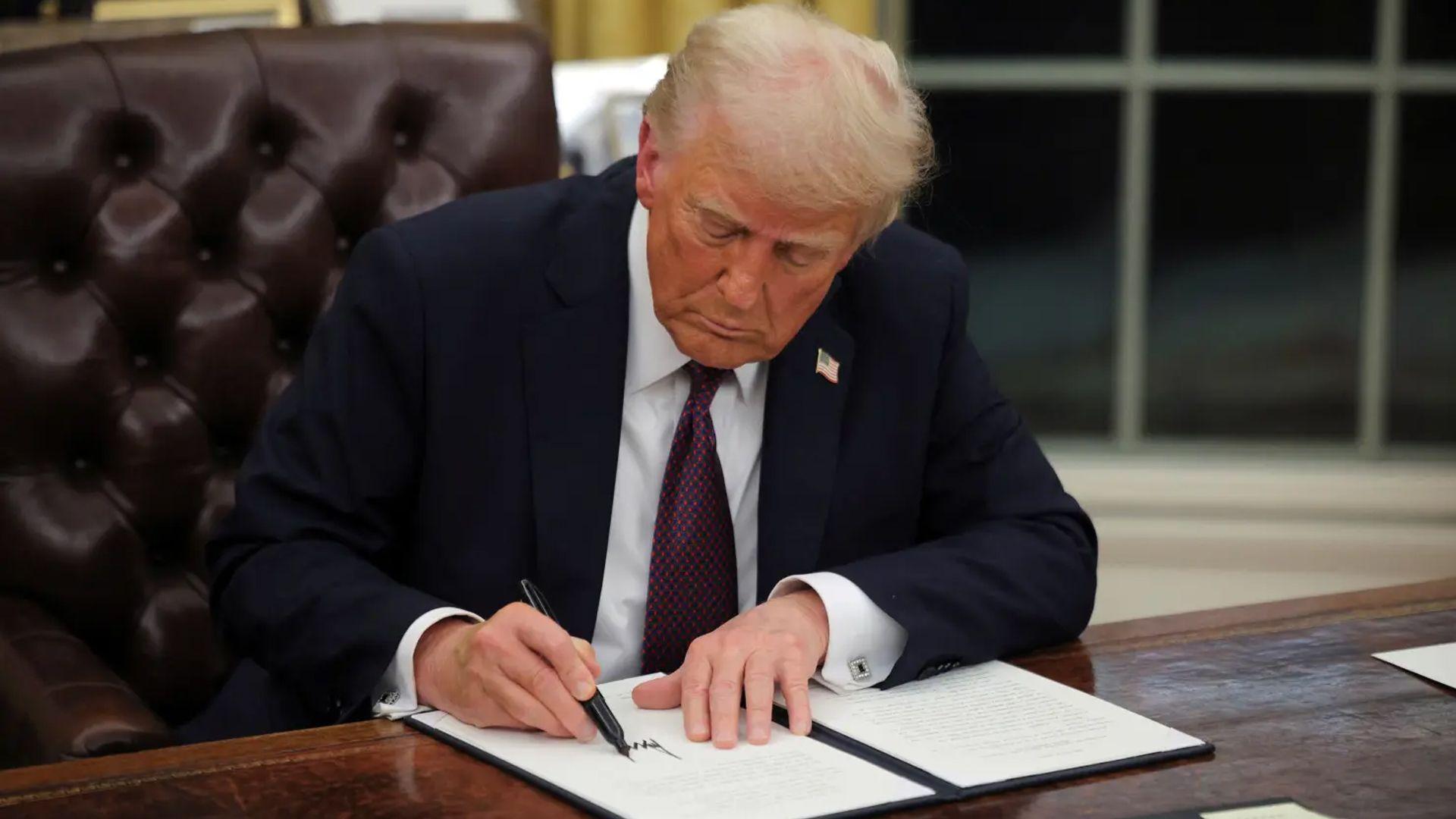 ترەمپ: كەرتی غەززە دەكەین بە ریڤێرای رۆژهەڵاتی ناوەڕاست
