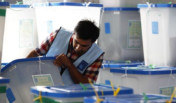 وەزارەتی دارایی عیراق پارەی کارمەندانی کۆمیسیۆن بۆ ھەڵبژاردنی پارێزگاکان خەرجدەکات
