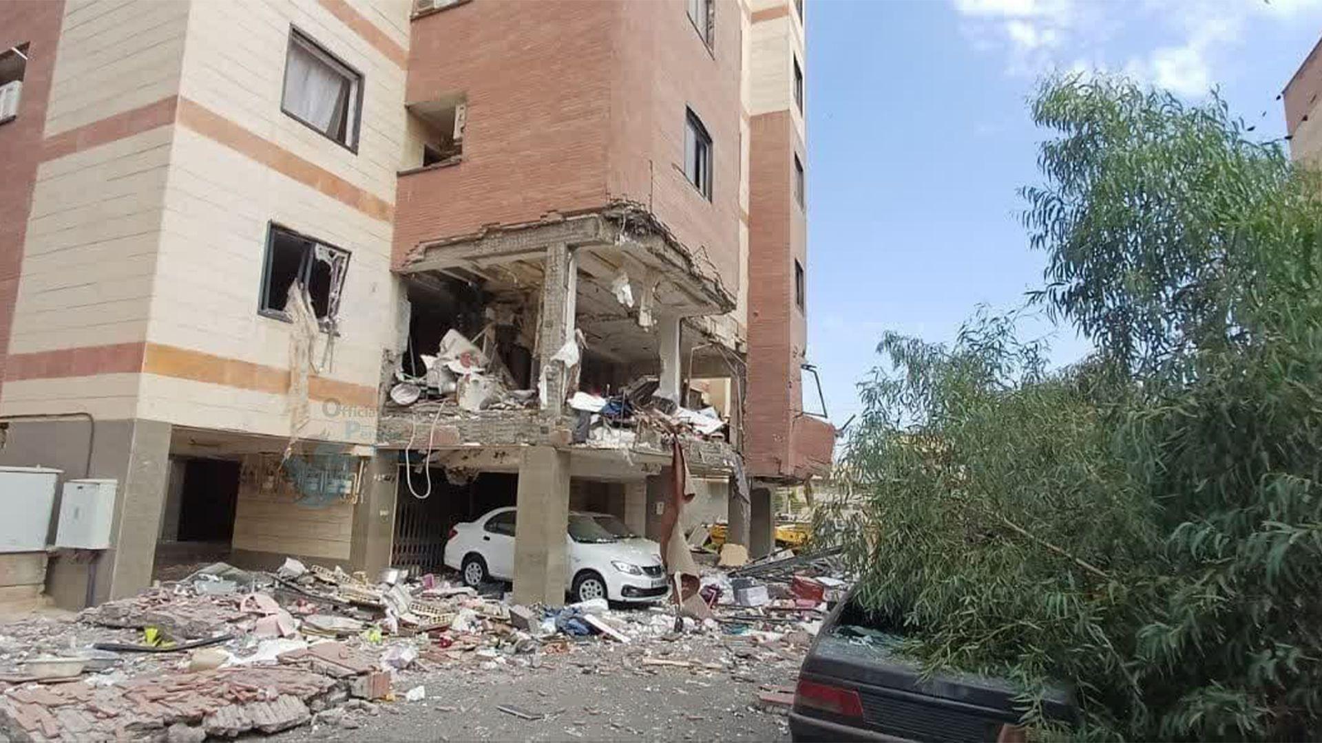 میدیاکانی ئێران: تەقینەوەیەک لە باڵەخانەیەکی نیشتەجێبوون لە شاری قوم رویدا