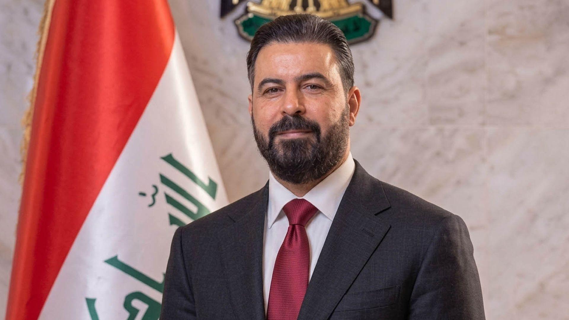 سەرۆك وەزیرانی عیراق كۆتایی بە گرێبەستی 69 راوێژكار لە نوسینگەكەی خۆی دەهێنێت