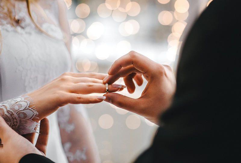 قرار التأكد من سمعة زوجات العسكريين في العراق.. هل يصطدم بـ"الفاشنستات" والعادات؟