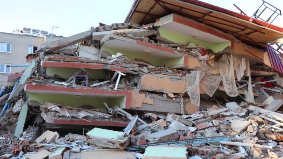 لە ئامەد دەستکرا بە روخاندنی ئەو باڵەخانانەی بەھۆی بومەلەرزەوە زیانیان بەرکەوتووە