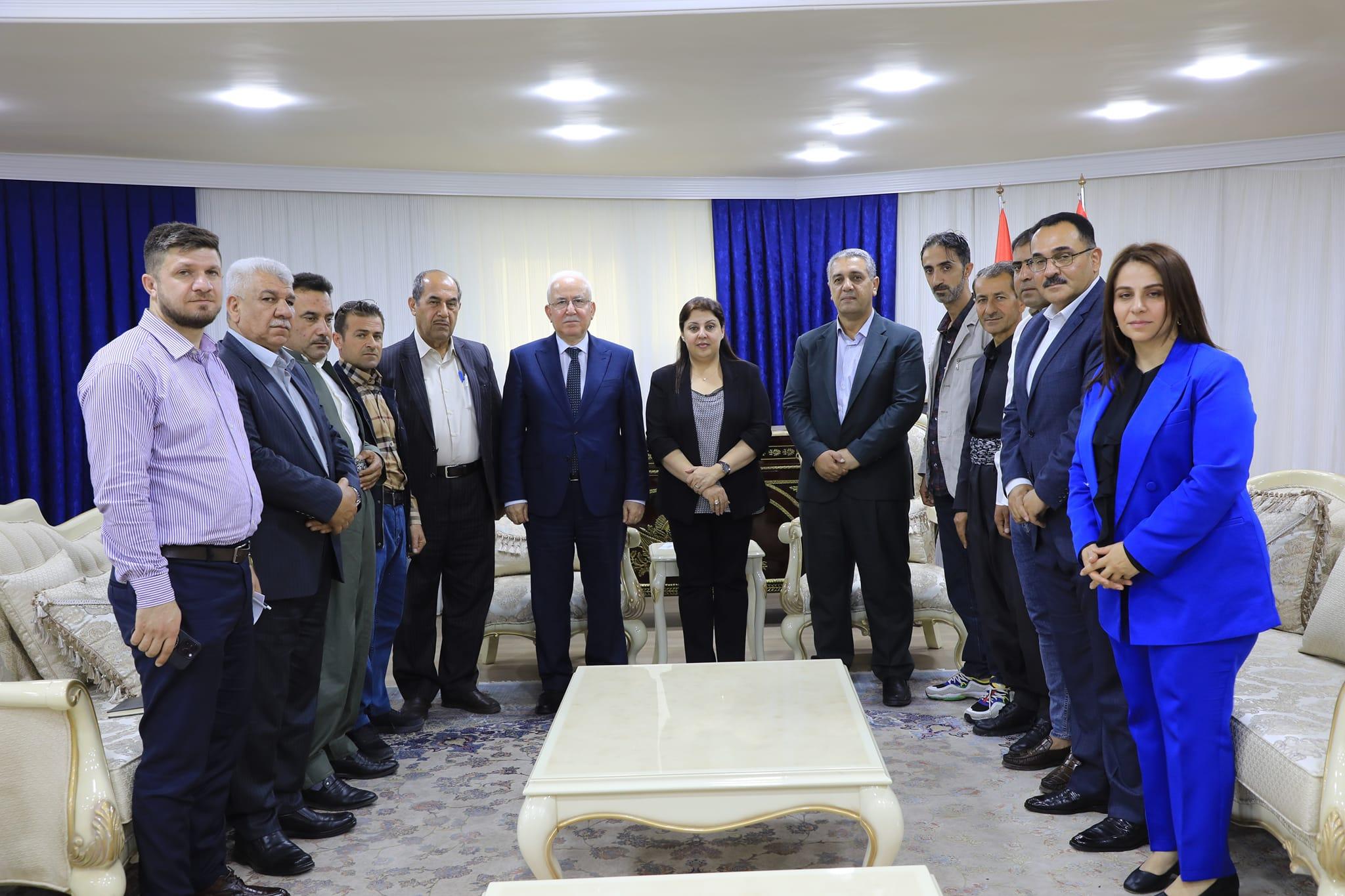 وەزیری كشتوكاڵی هەرێم لەگەڵ نوێنەری خاوەن پڕۆژە و كێڵگە پەلەوەرییەكان كۆبووەوە