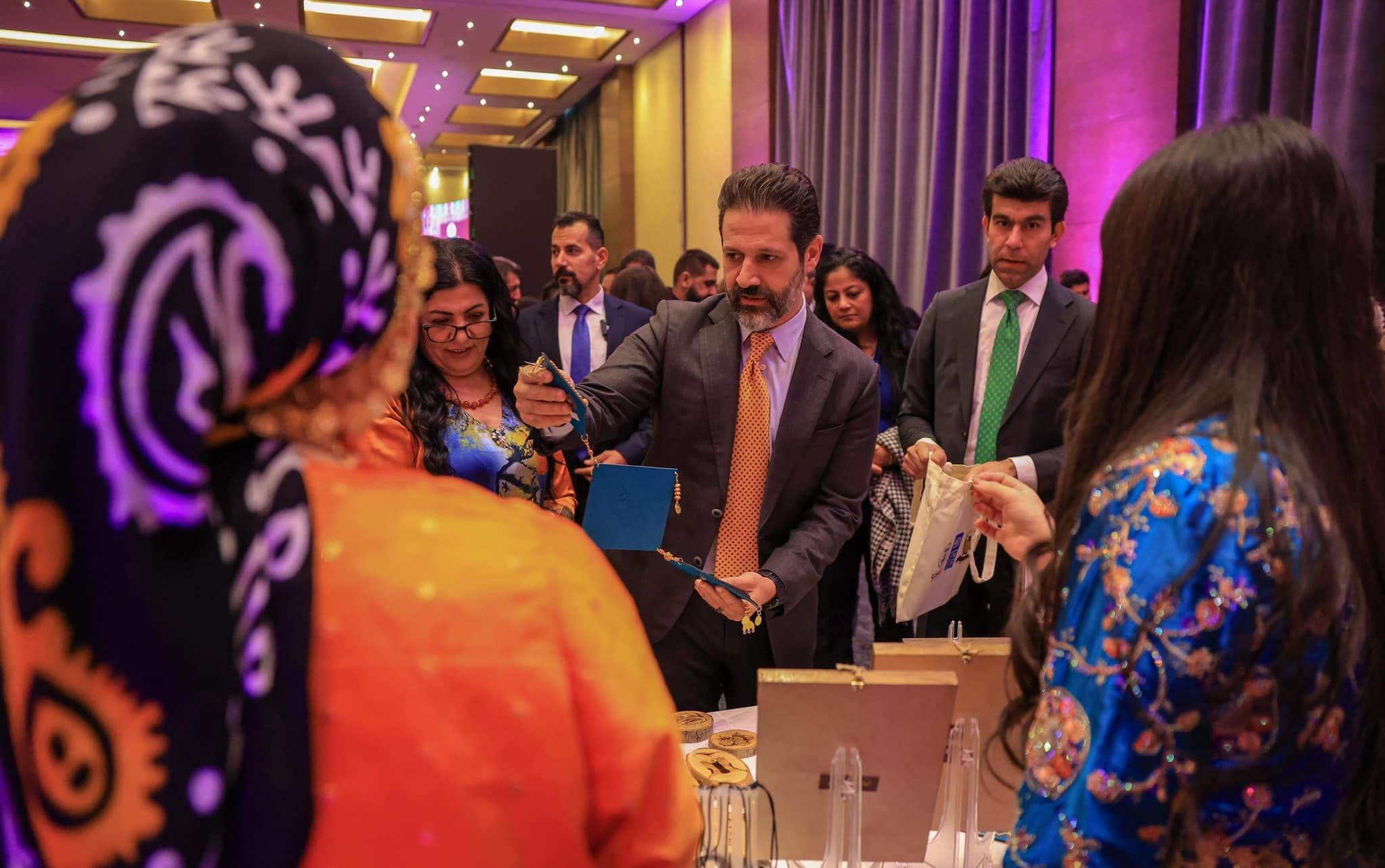 article gallery image