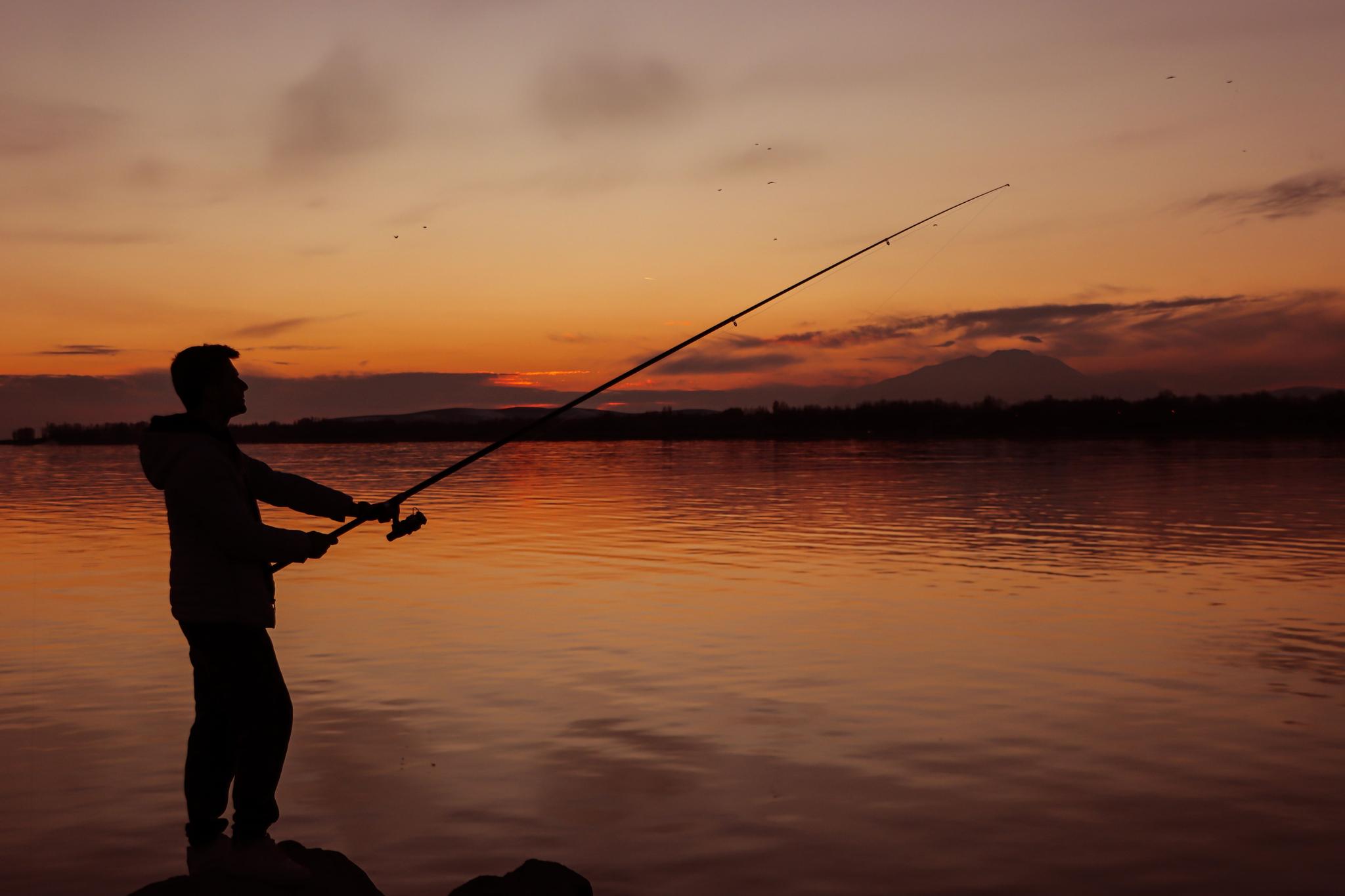 دیمەنی خۆرئاوابوون لە دەریاچەی وان