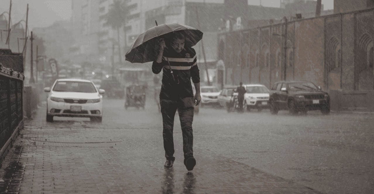 طقس العراق: منخفض جوي يتسبب بتساقط أمطار متوسطة الشدة مصحوبة بالبرق والرعد