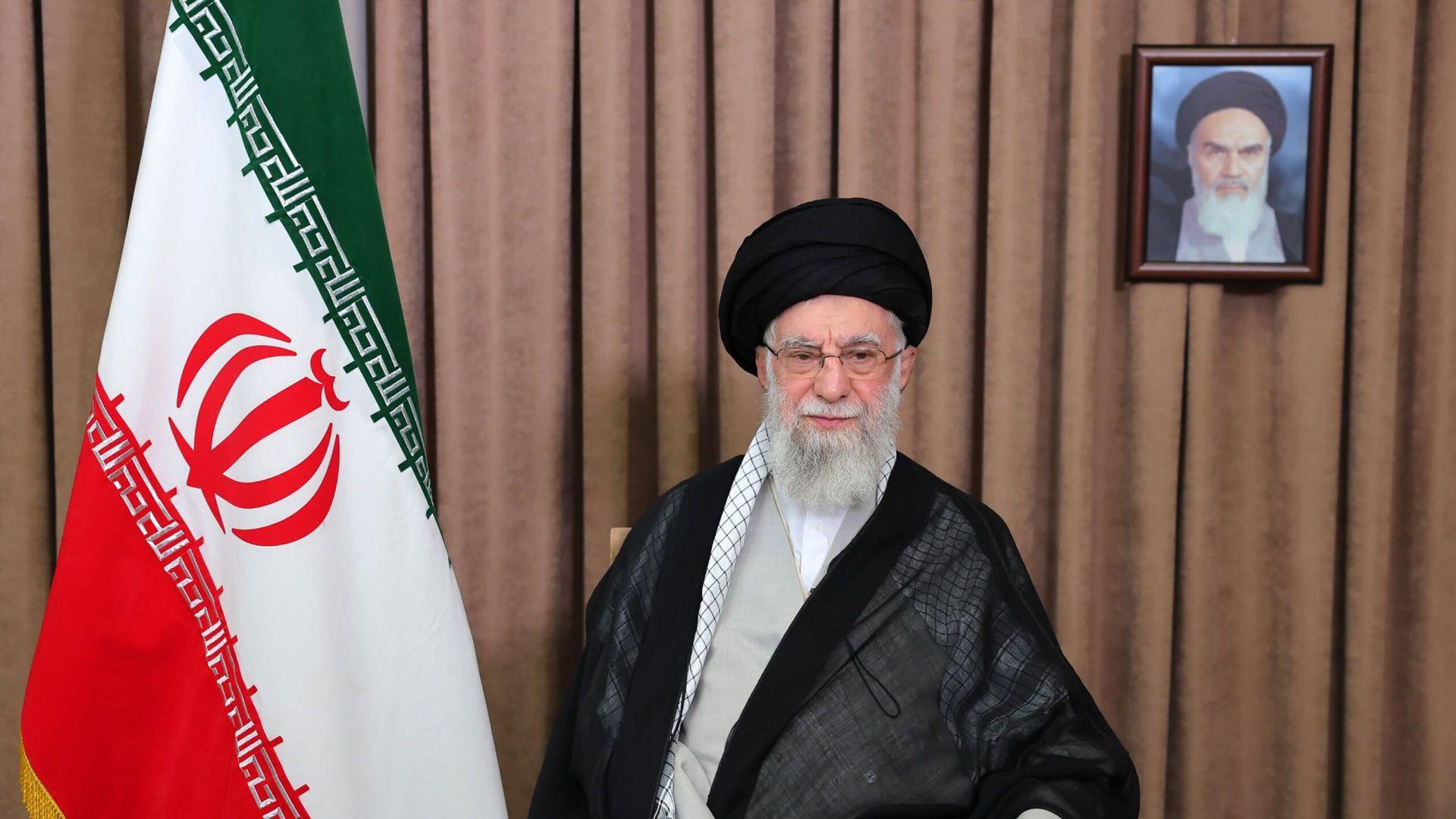 میدیاکانی ئێران: رێوڕەسمی بەخاکسپاردنی عەلی خامنەیی هەشتی تەمموزی داهاتوو لە عیراق بەڕێوەدەچێت
